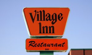 village_inn_sign_5x3